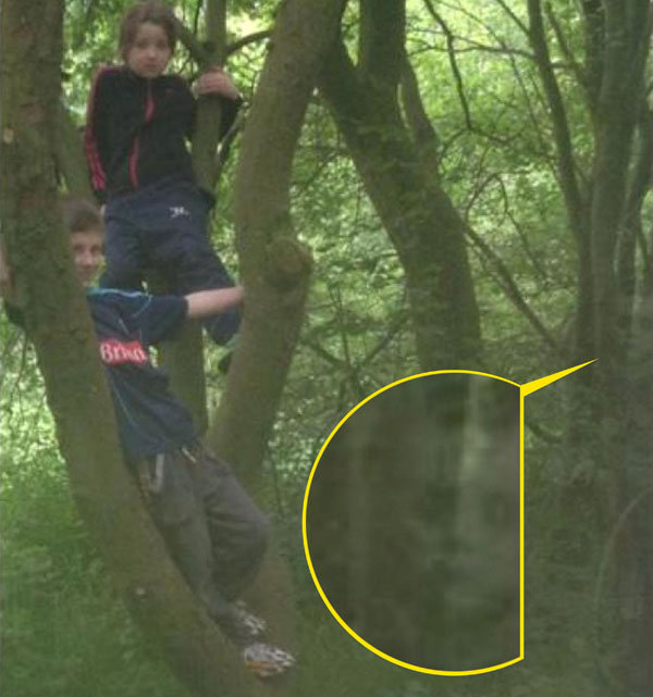 Terrified Mum Captures Snap of Evil Black-Eyed Ghost on Family Day Out 